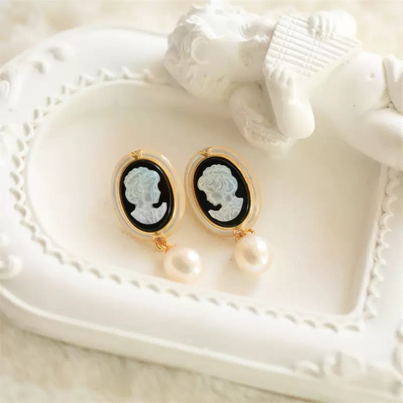 S925 Silver 18K Gold-Plated Shell Cameo Convertible Jewelry Set – Brooch, Pendant, Ring & Earrings