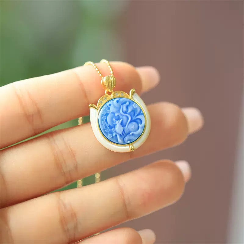 S925 Silver Nine-Tailed Fox Cameo Pendant – Hand-Carved Mother-of-Pearl Jewelry (Blue / Rose Red)
