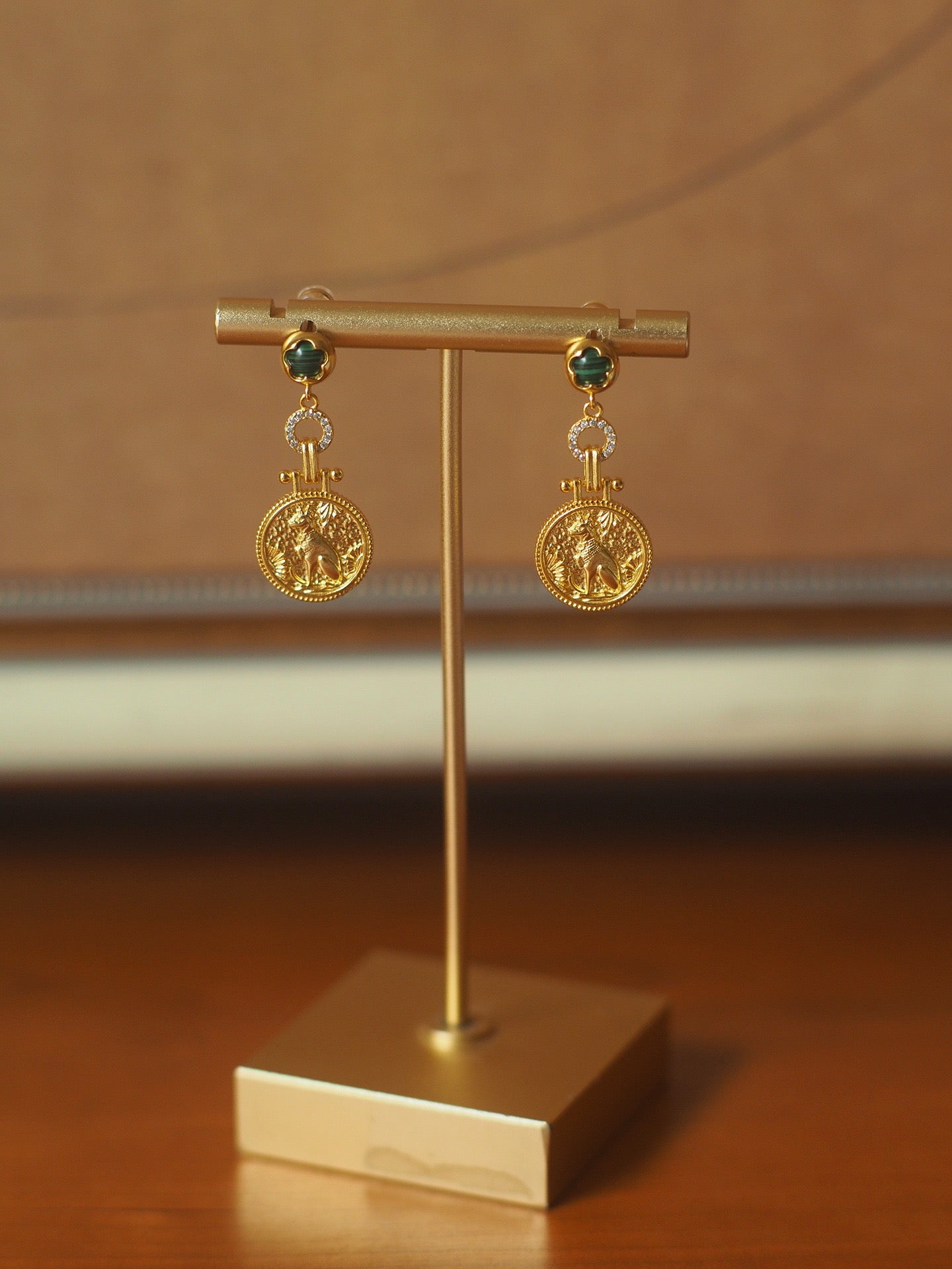 Vintage Malachite Coin Drop Earrings – Gold-Plated Palace Style Retro Statement Jewelry