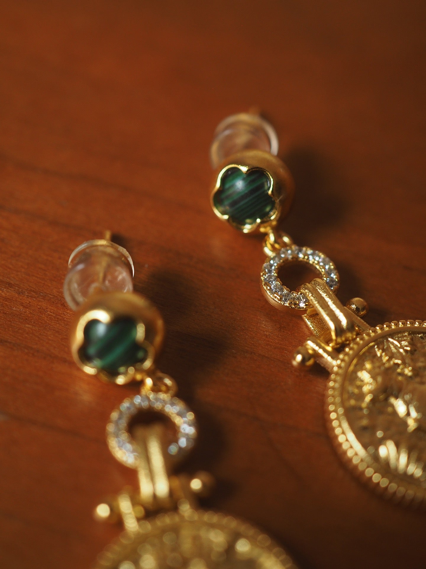 Vintage Malachite Coin Drop Earrings – Gold-Plated Palace Style Retro Statement Jewelry