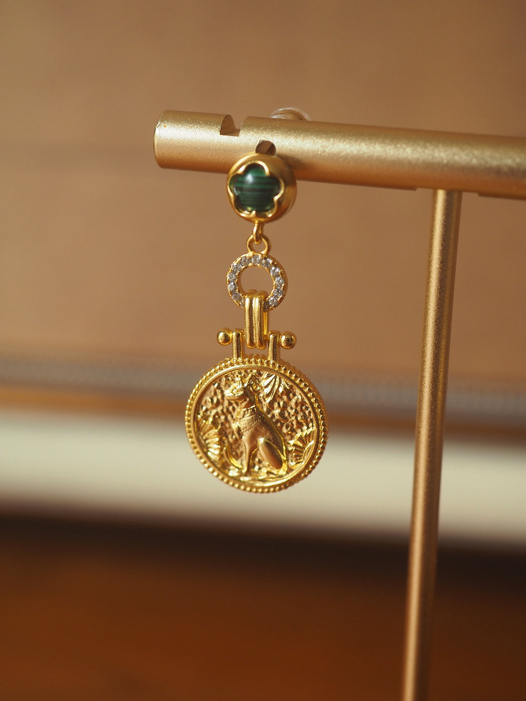 Vintage Malachite Coin Drop Earrings – Gold-Plated Palace Style Retro Statement Jewelry