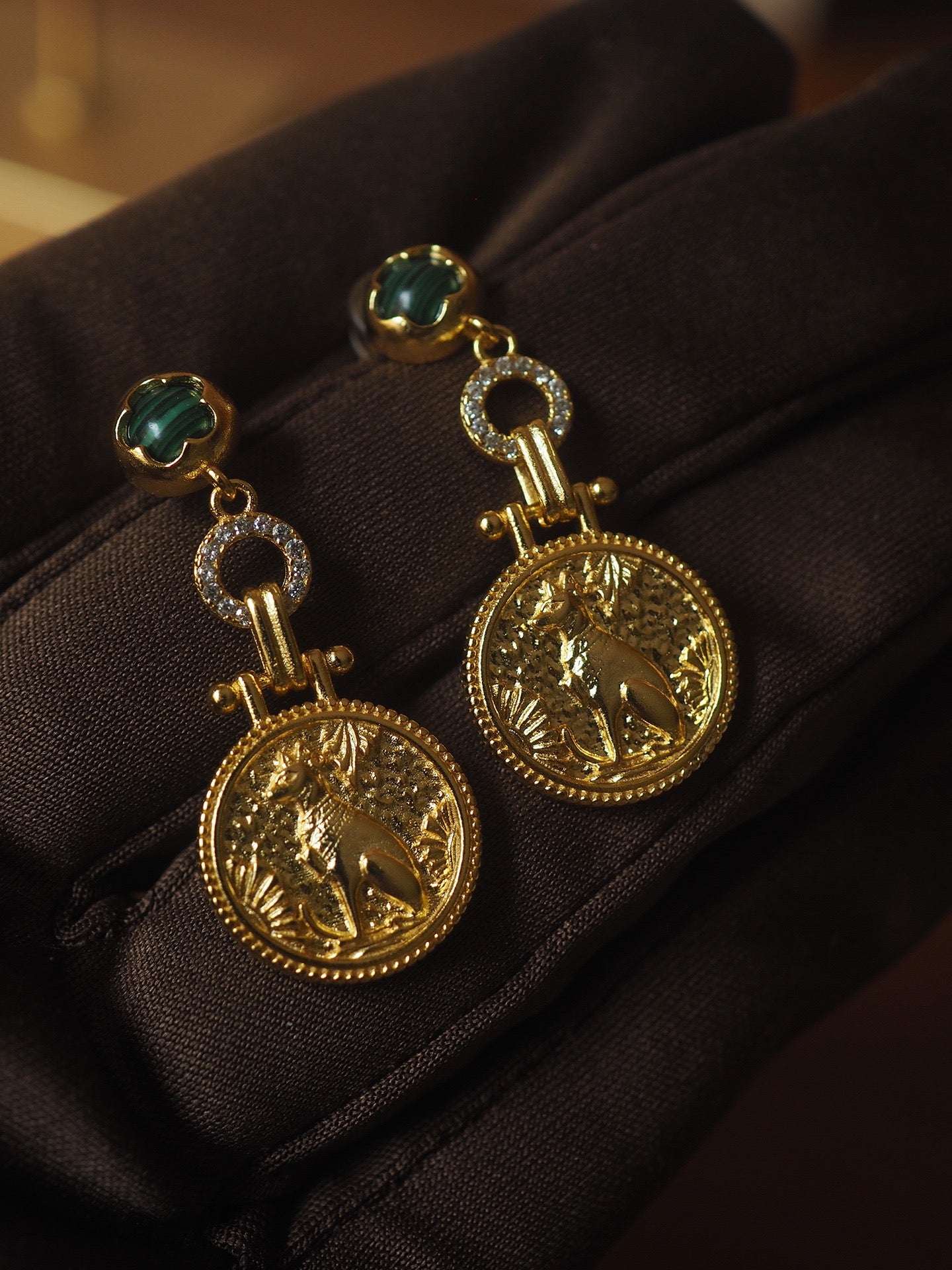 Vintage Malachite Coin Drop Earrings – Gold-Plated Palace Style Retro Statement Jewelry