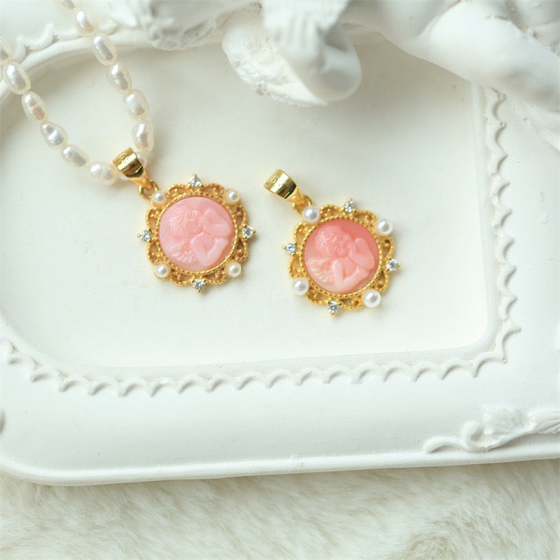 Cameo Cupid Necklace – White Mother-of-Pearl & Pink Queen Conch Shell Vintage Necklace