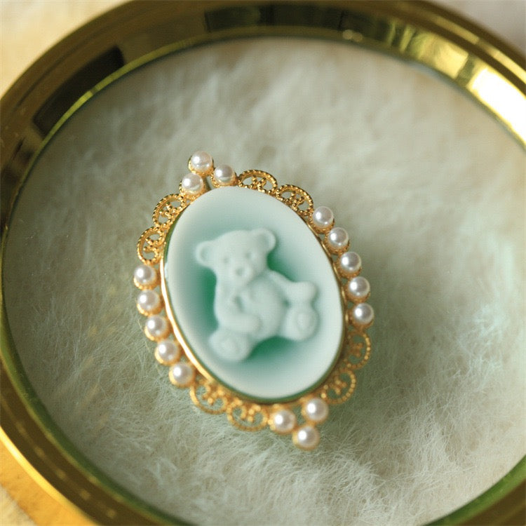 S925 Silver Green Agate Teddy Cameo Pendant – Vintage Hand-Carved Bear Design