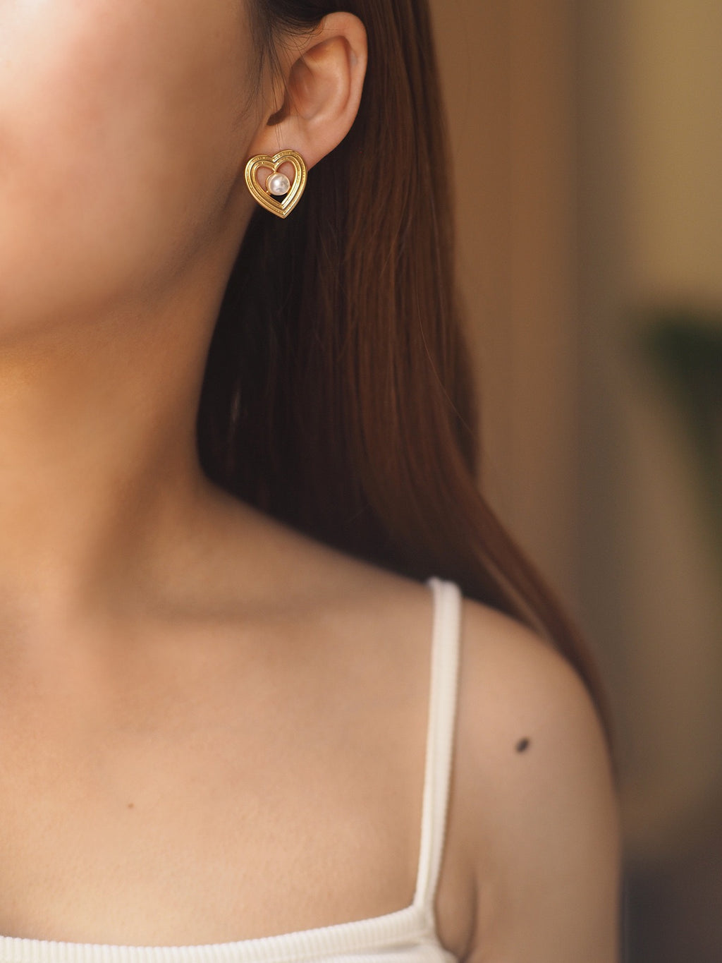 French Open Heart Pearl Stud Earrings – Vintage Inspired Retro Minimal Jewelry