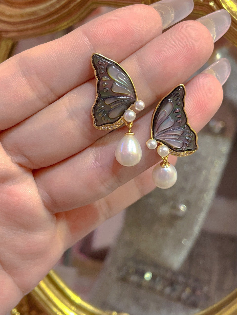 Vintage Butterfly Pearl Stud Earrings – Mother of Pearl & Teardrop Pearl Jewelry