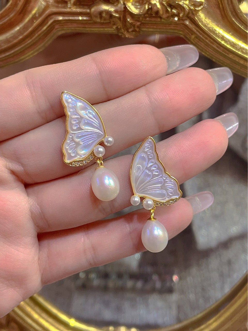 Vintage Butterfly Pearl Stud Earrings – Mother of Pearl & Teardrop Pearl Jewelry