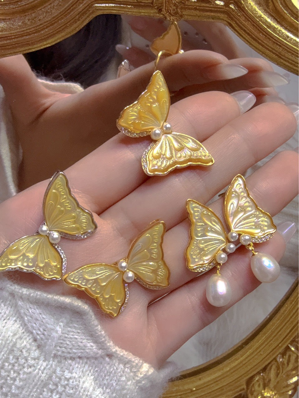 Vintage Golden Butterfly Mother of Pearl Jewelry – 925 Silver Stud Earrings, Ring, Brooch & Pendant