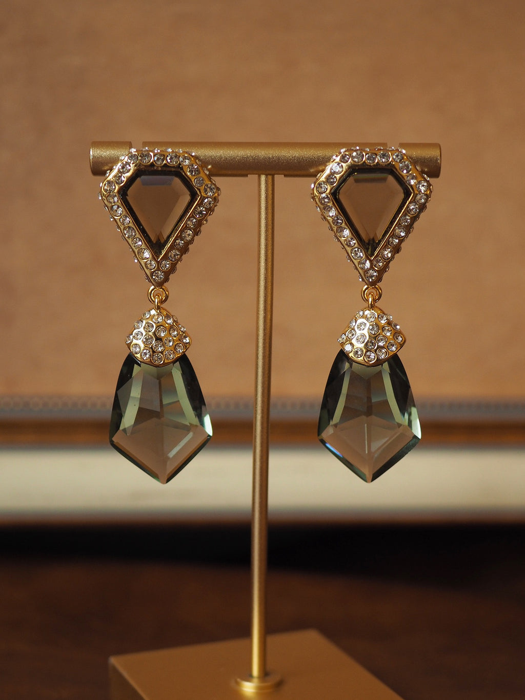 Vintage Green Crystal Tassel Earrings – Geometric Retro Statement Jewelry