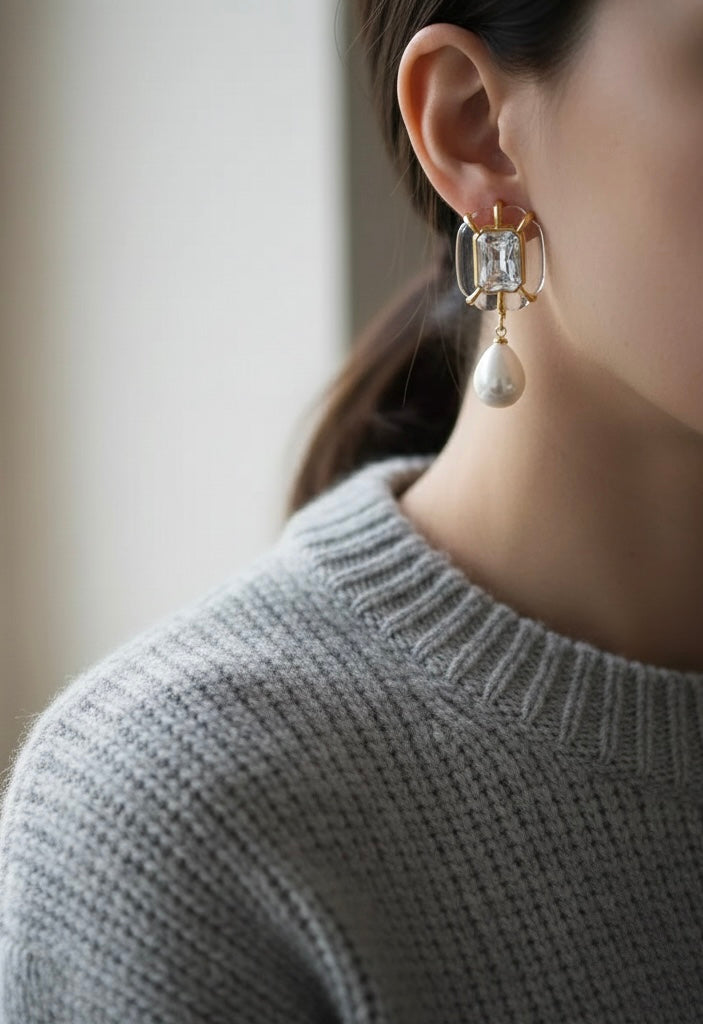 Vintage Crystal Pearl Stud Earrings – Gold-Tone Minimalist Retro Drop Earrings