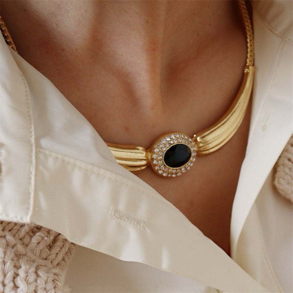 Vintage Black Stone Gold Choker Necklace & Stud Earrings Set – Old Money Retro Elegance