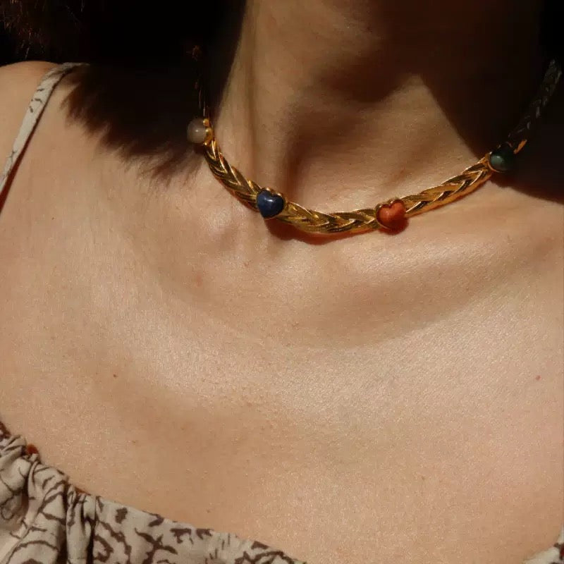 Vintage-Inspired Woven Metal Necklace with Multicolor Natural Stones – Chic Minimalist Collar Chain