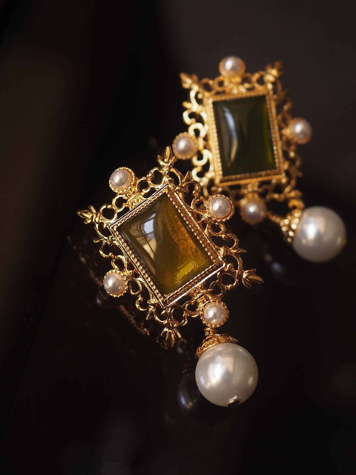 Vintage Baroque Green Gem & Pearl Drop Earrings – Florentine Palace Art Jewelry