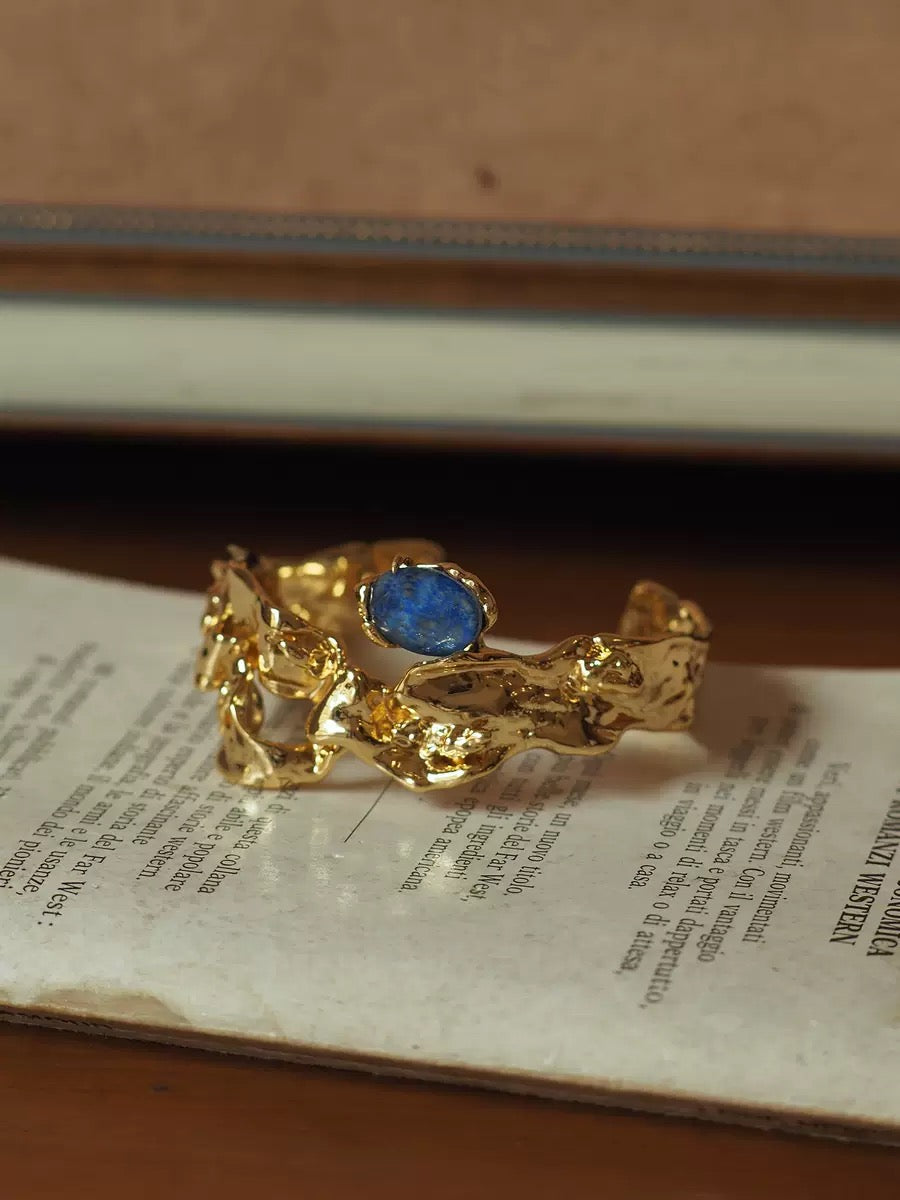 Modern Sculpted Open Bangle Bracelet with Blue Gemstone – Minimalist Gold Statement Jewelry