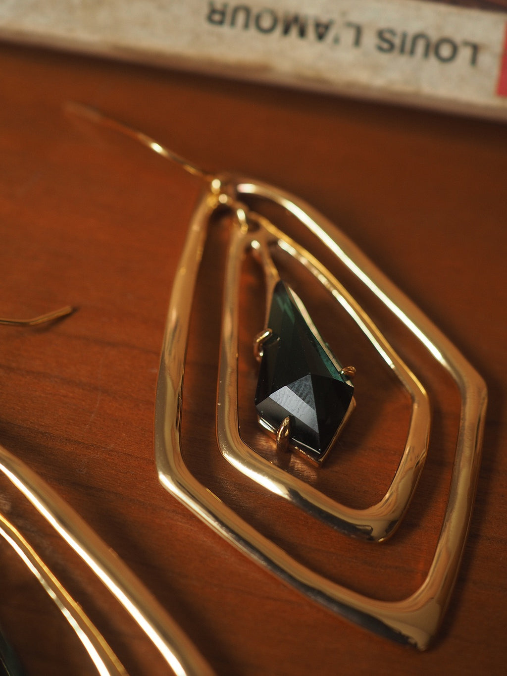 Geometric Green Crystal Drop Earrings – Minimalist Retro Art Statement Design