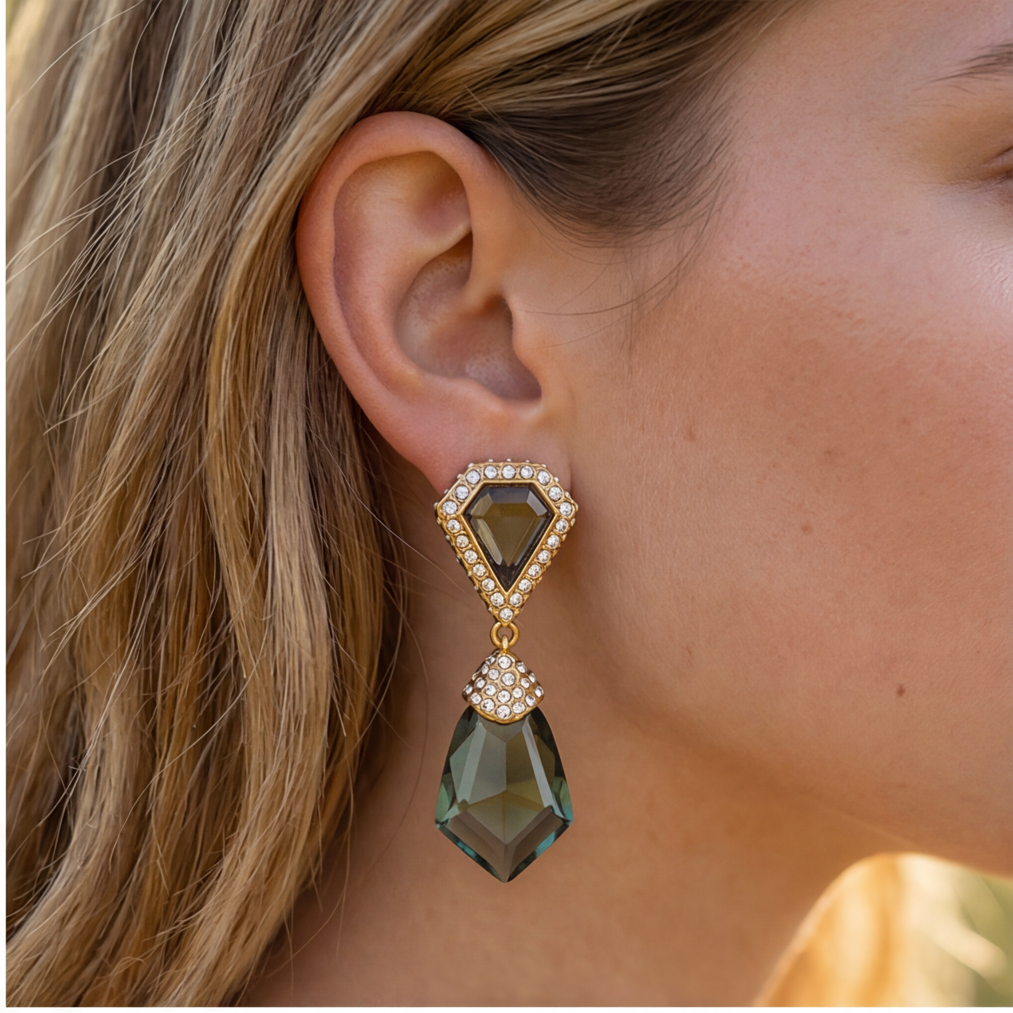 Vintage Green Crystal Tassel Earrings – Geometric Retro Statement Jewelry